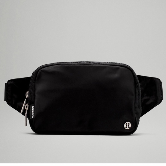 New Release Lululemon Large Everywhere Belt Bag Black EBB Fanny Pack NWT - Picture 2 of 12